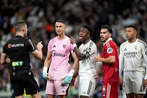 دقيقة بدقيقة.. ريال مدريد 0-0 اشبيلية.. فرصة ضائعة